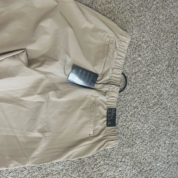 NWT Saks Fifth Avenue Beige Tan Stretch Tech Pant Jogger Quick Dry Sz L Business - Picture 4 of 9